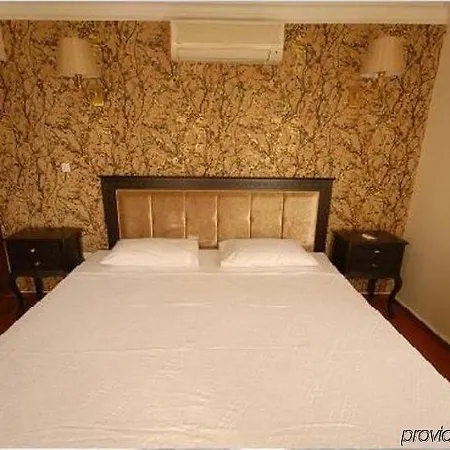 فندق آرت سويتس 3*