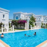 Art Hotel 3*
